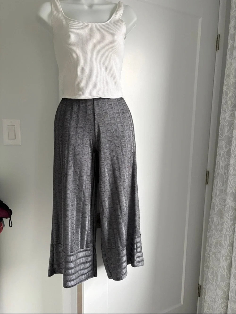 Zara Wide-Leg Ribbed Culotte Pants in Charcoal - Picture 1 of 5